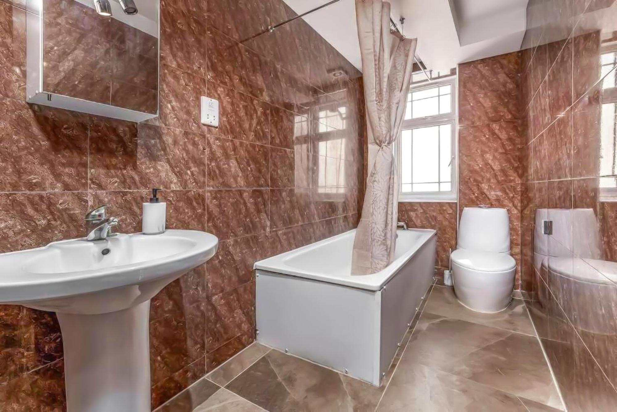 Lovely 2 Bedroom With Patio Waterloo Lm1 Apartment *