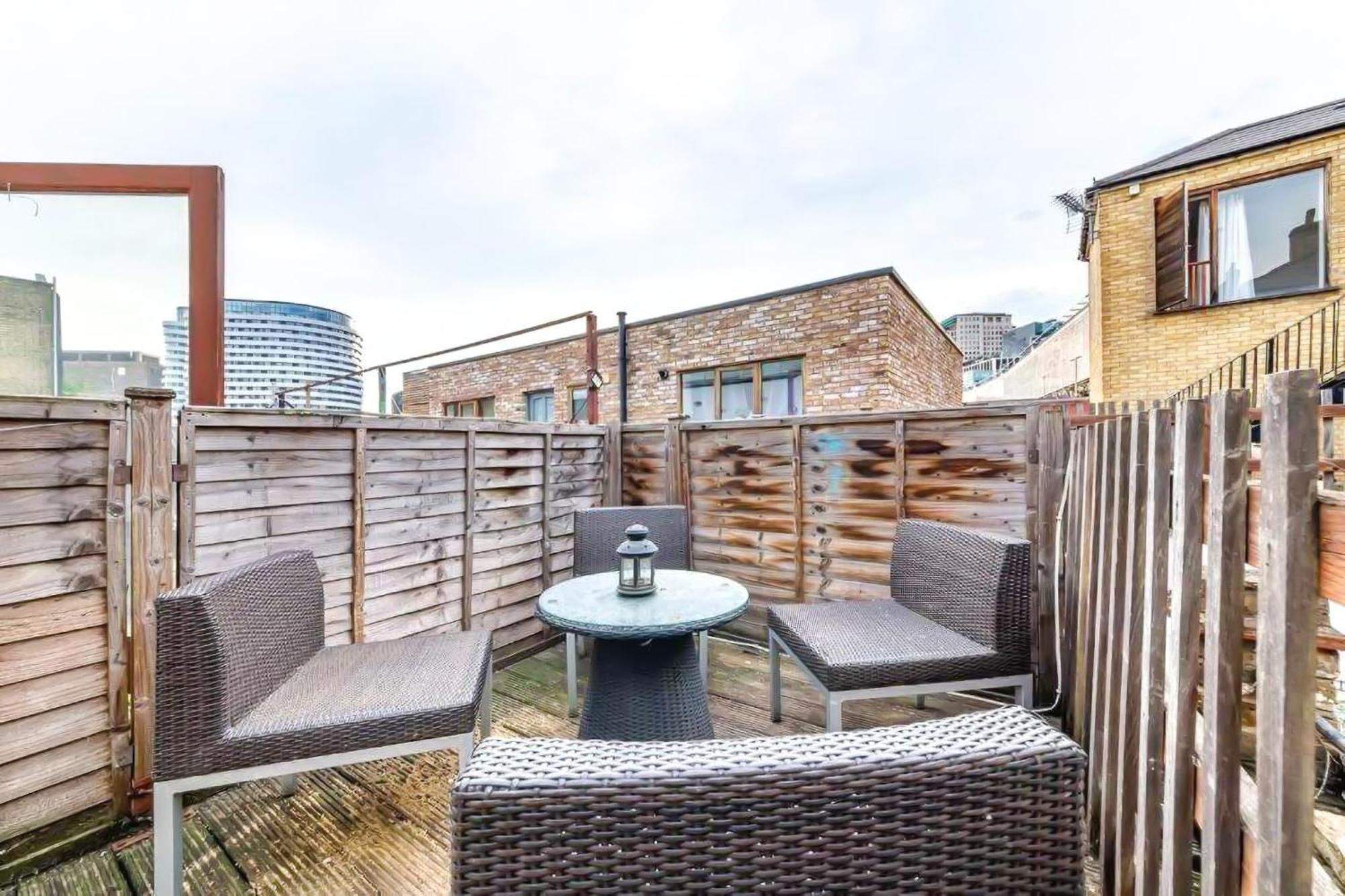 Lovely 2 Bedroom With Patio Waterloo Lm1 Apartment