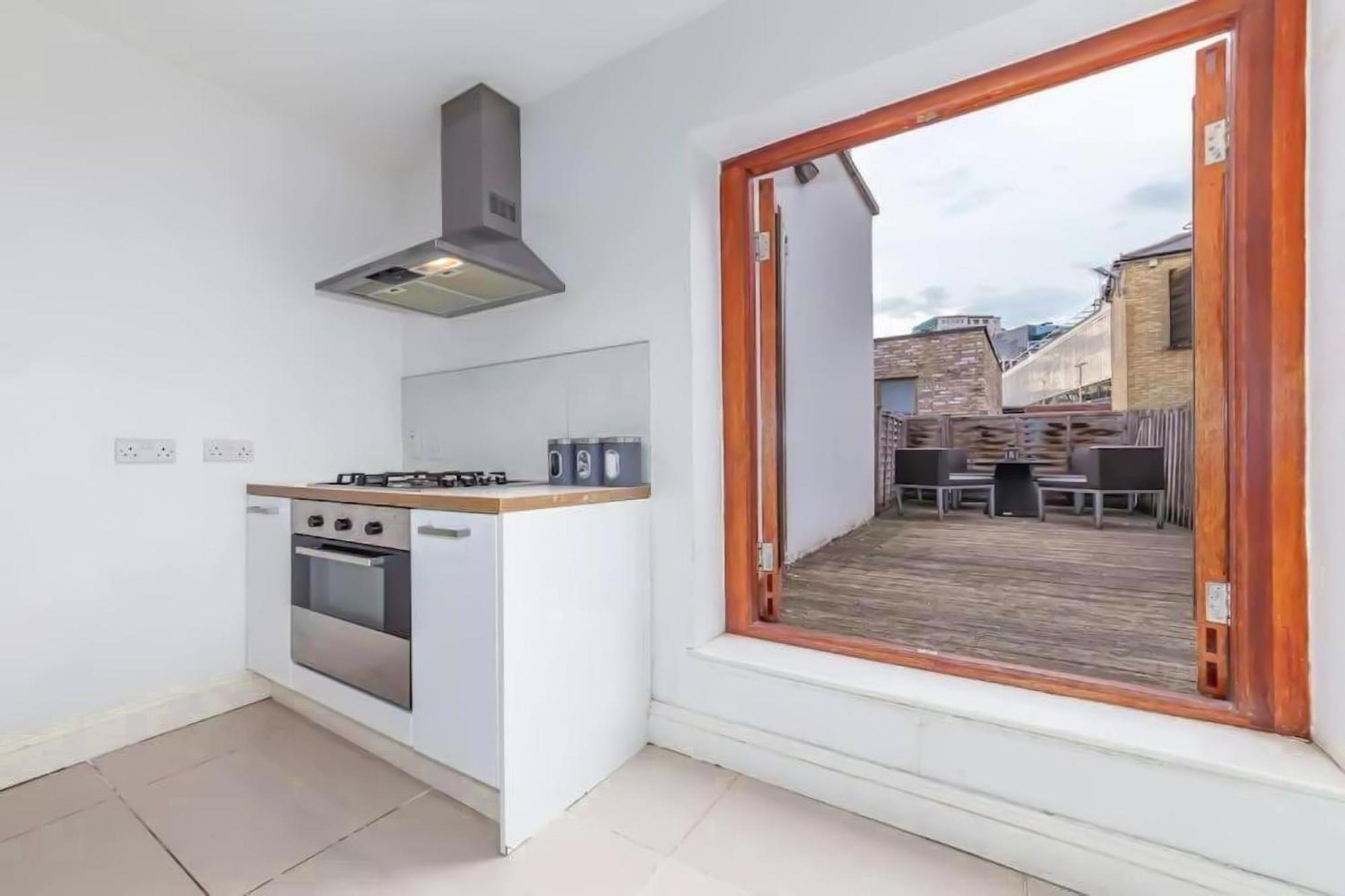 Apartment Lovely 2 Bedroom With Patio Waterloo Lm1 *